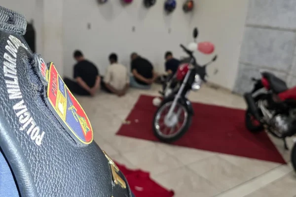 Quadrilha que aplicava golpes com venda de motos é presa no DF