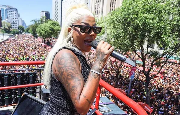 Ludmilla em cima de trio - metrópoles