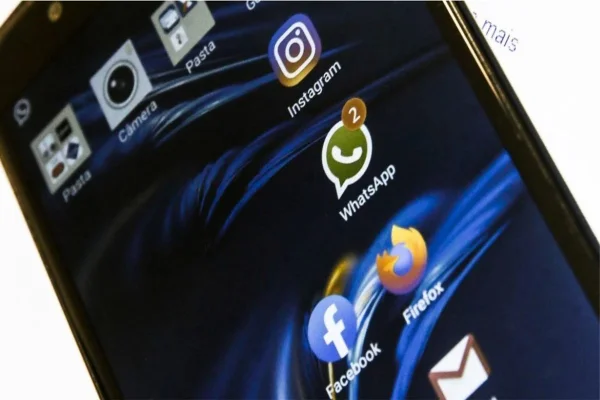 Homem terá que pagar R$ 15 mil à ex por ter postado fotos íntimas dela