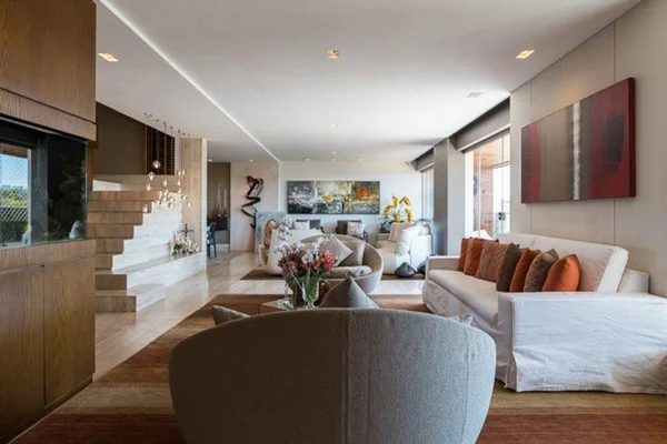 Triplex à venda por R$ 14 milhões na Asa Sul impressiona pelo luxo