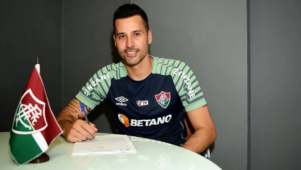 Fluminense anuncia a contratação do goleiro Fábio, ex-Cruzeiro