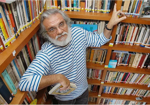 Morre aos 78 anos Raimundo Carrero, escritor e jornalista pernambucano
