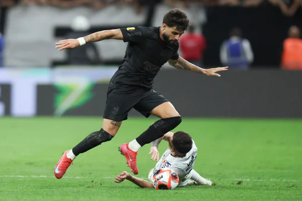 Imagem colorida de Corinthians e Santos - Metrópoles
