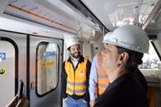 Tarcísio acompanha chegada do Primeiro trem da Linha 6-Laranja no Pátio Morro Grande