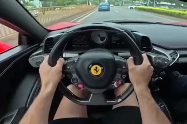 Racha entre Ferrari e BMW