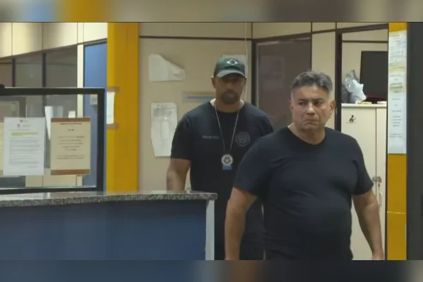 Delegado da PF investigado no caso Marielle é preso por furto em loja
