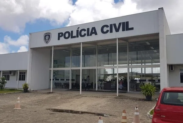 Bandidos invadem casa e levam carro e cachorro da família na Paraíba
