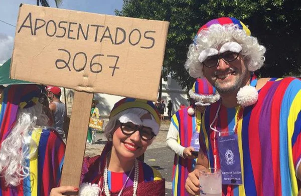 Críticas políticas inspiraram fantasias de foliões no Carnaval 2019