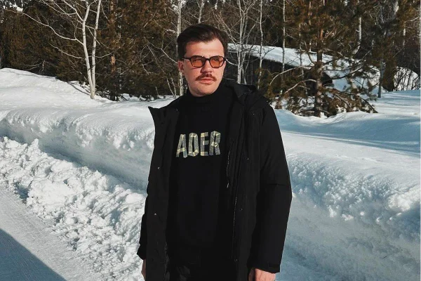 Zerb, um DJ de São Paulo, lança "Feels Like I'm Falling In Love" com o Coldplay - Metrópoles
