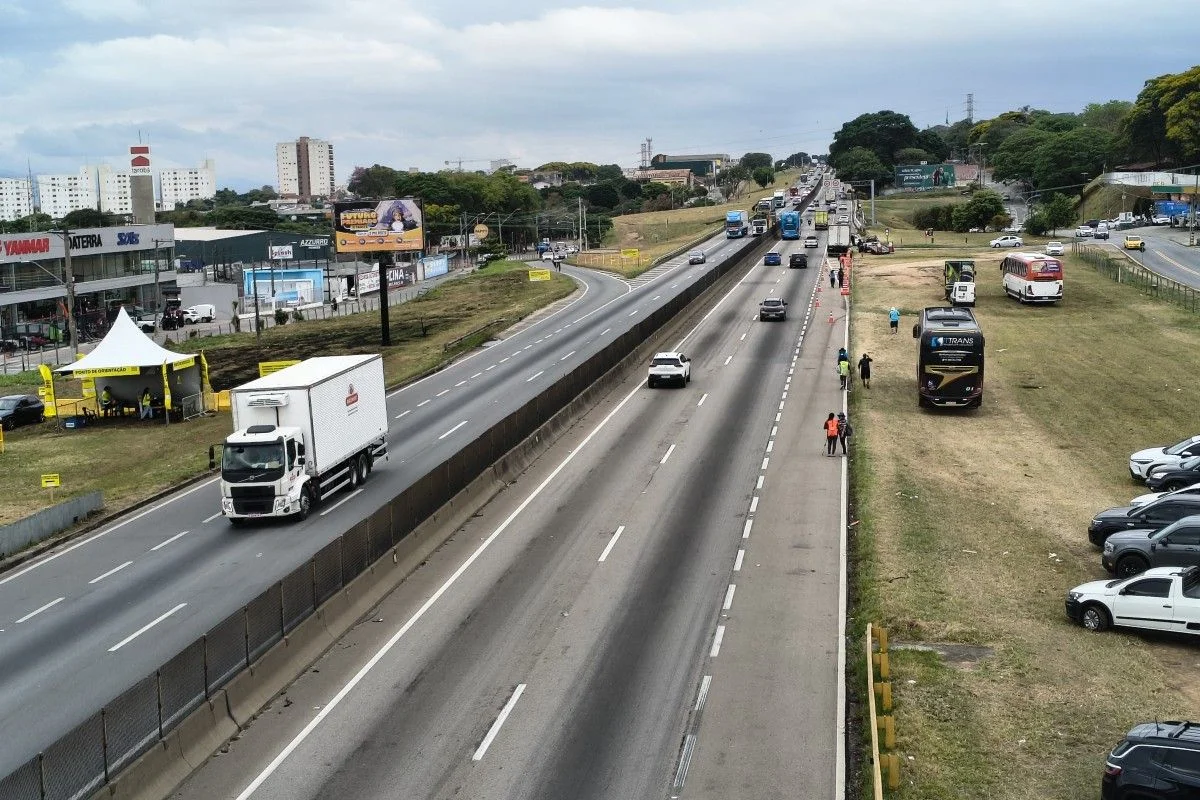 Ciclista morre atropelado por carreta durante romaria a Aparecida