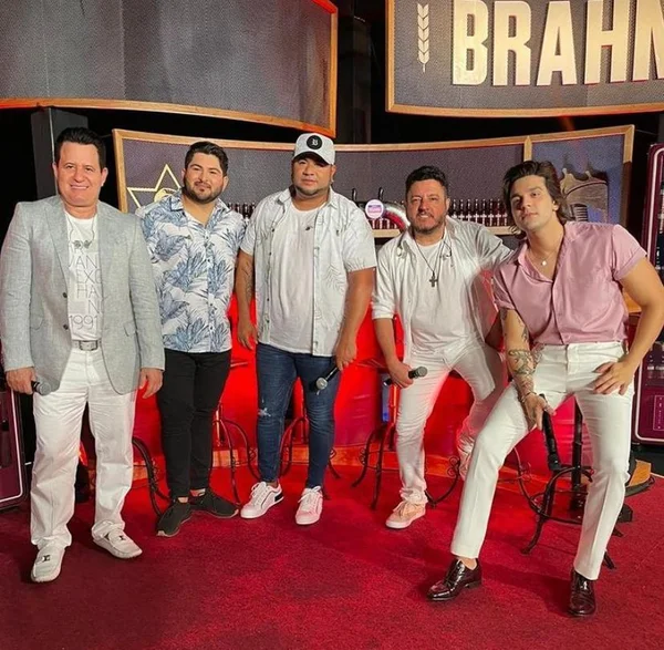 Lives de Luan Santana, Bruno & Marrone e Barões da Pisadinha somam 2 milhões de views