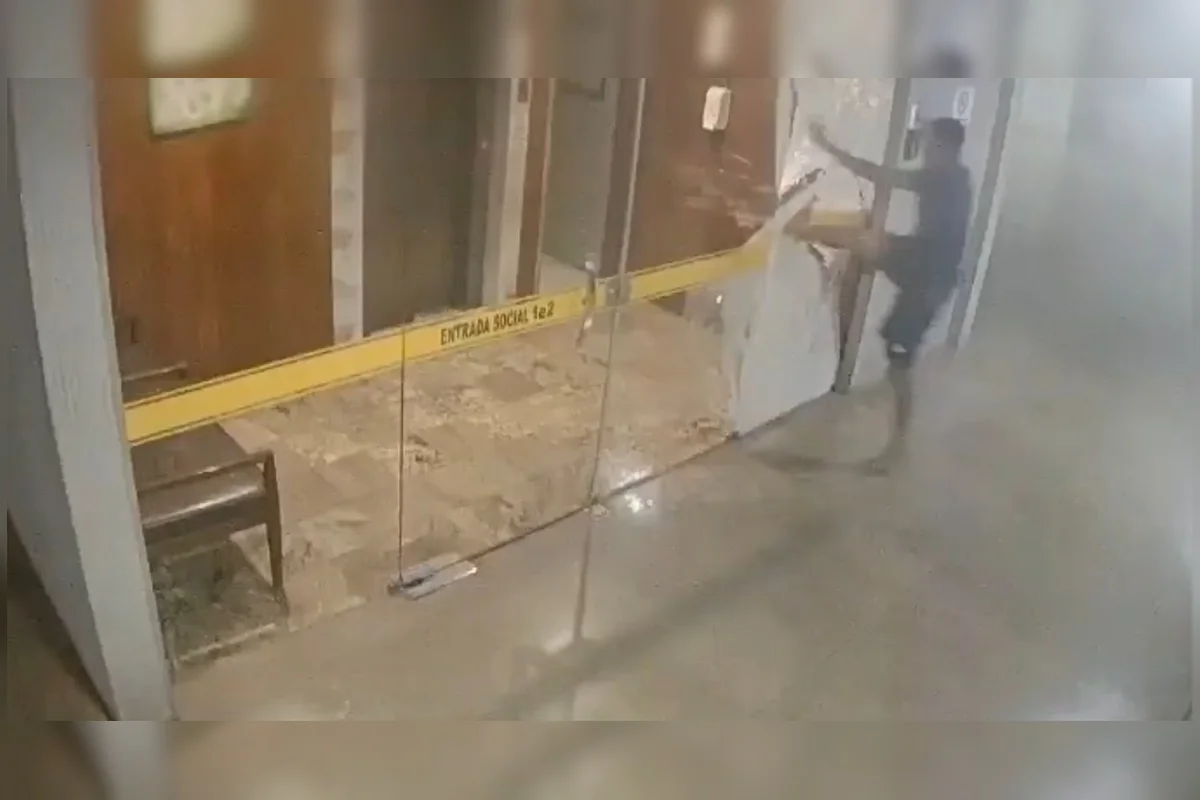 Homem que invadiu apartamentos no DF roubou faca em um dos andares