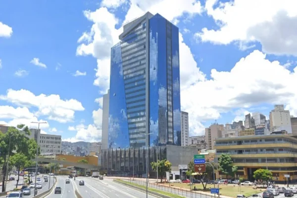 Construtora é condenada por abandonar obra de hotel da família Vorcaro