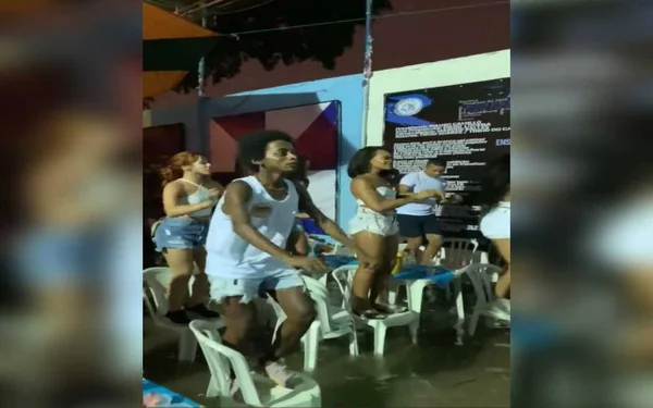 Show não para: ensaio de escola no Rio segue em quadra alagada; vídeo