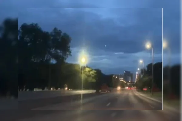 Pisca-pisca no Eixão: luzes de postes oscilam na via da Asa Norte