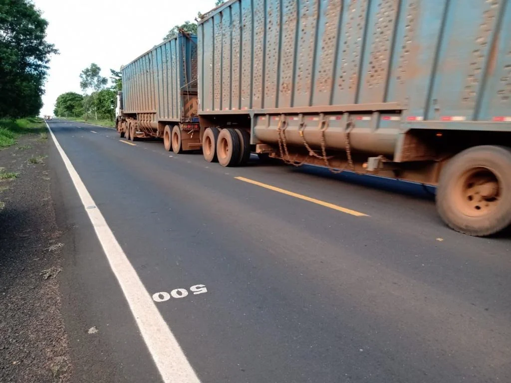 Obra na Rodovia Péricles Bellini foi contratada para demolir asfalto que estava novo Obra na Rodovia Péricles Bellini foi contratada para demolir asfalto que estava novo