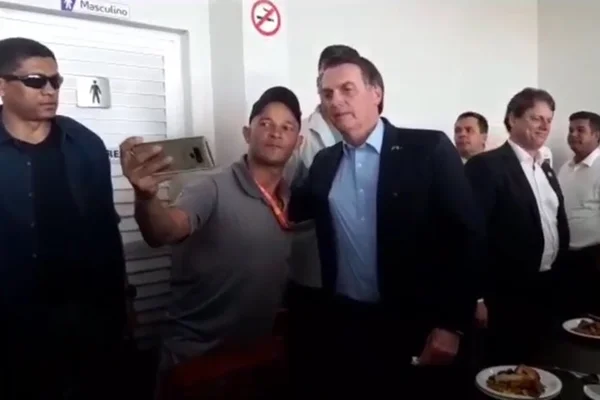 No Twitter, Bolsonaro divulga queda nos preços do diesel e da gasolina