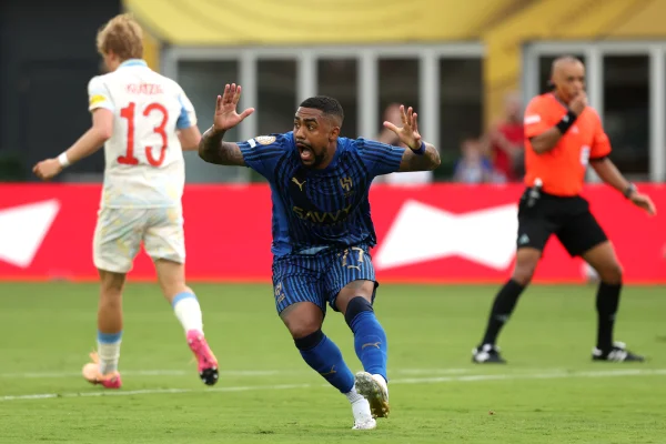 Foto colorida de Malcom, do Al-Hilal - Metrópoles