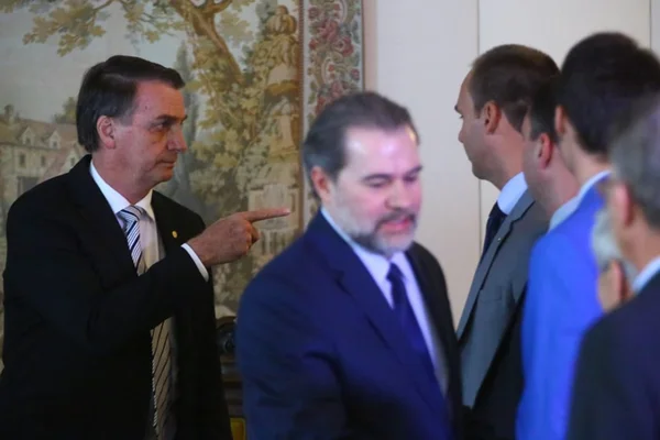 Bolsonaro critica aumento para o Judiciário: “É o mais bem aquinhoado”