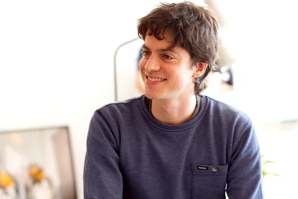 Irmão do Luciano Huck faz vídeo no YouTube sobre sua sexualidade