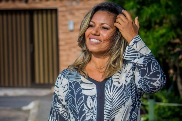 Débora Brasil, ex-morena do Tchan, teve depressão e síndrome do pânico