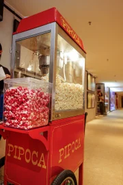 Pipoca quentinha à disposição