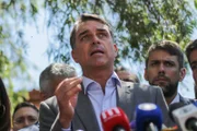 Flávio Bolsonaro conversou com a imprensa nesta quarta-feira Flávio Bolsonaro conversou com a imprensa nesta quarta-feira