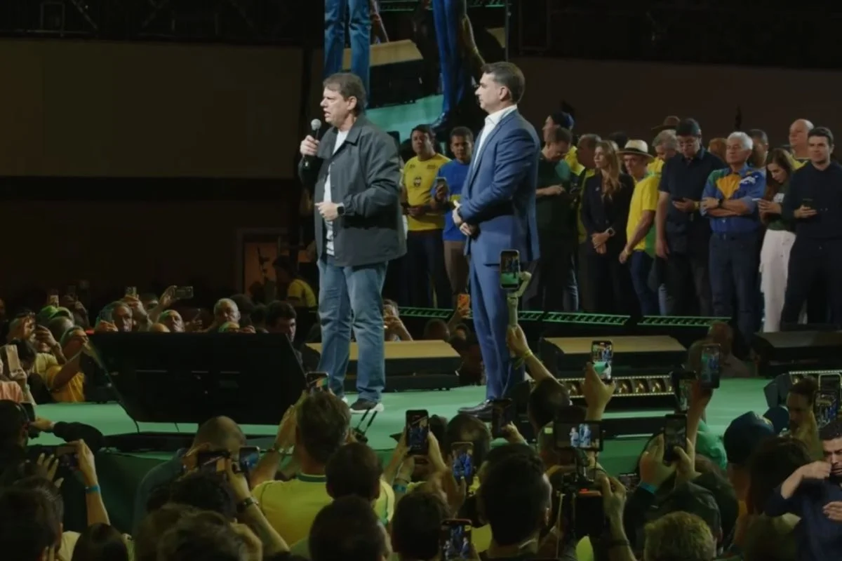 Vídeo de Michelle e Bolsonaro de IA: o que marcou lançamento de Flávio à Presidência - imagem 12 Vídeo de Michelle e Bolsonaro de IA: o que marcou lançamento de Flávio à Presidência - imagem 12