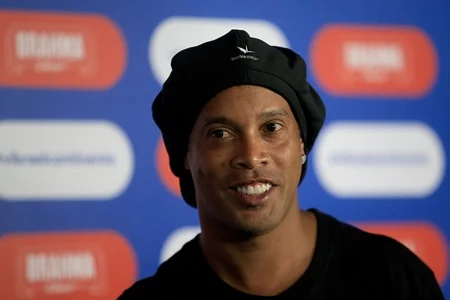 Bolsonaro almoça com Ronaldinho Gaúcho no Palácio do Planalto