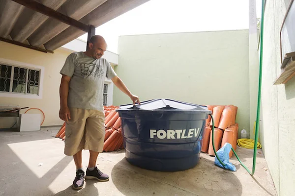 Três dias sem água: como crise hídrica afeta a vida na cidade de Itu