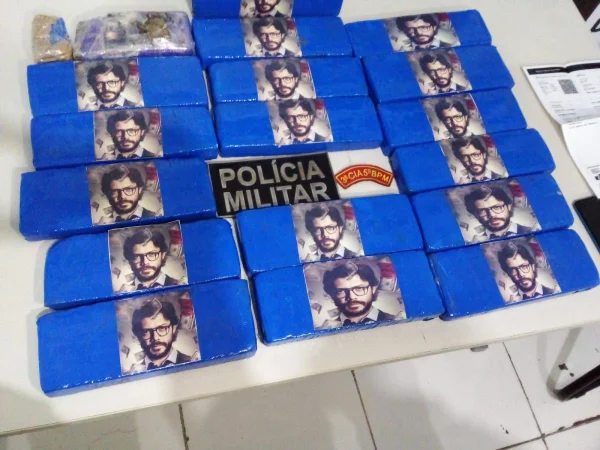 Motorista de app é preso com quase 10kg de maconha depois de bater veículo