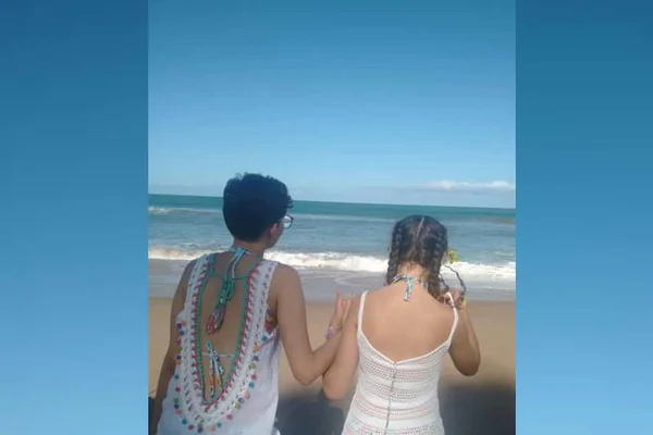 Jovem do DF que luta contra o câncer realiza o sonho de conhecer o mar