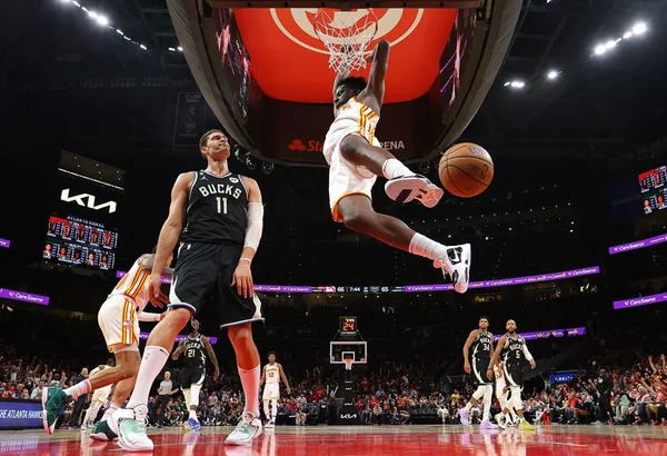 Hawks crescem no segundo tempo e tiram invencibilidade dos Bucks
