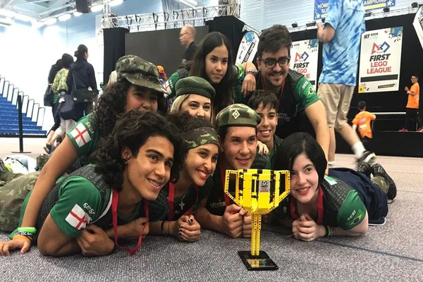 Equipe do DF é vice-campeã em campeonato internacional de robótica