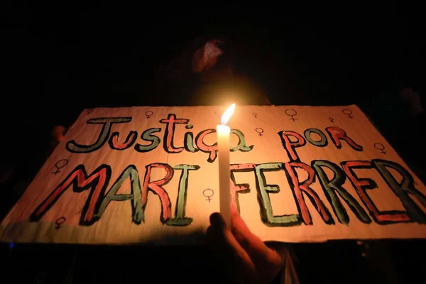 Manifestantes foram para a frente do STF um ato contra a cultura do estupro no país