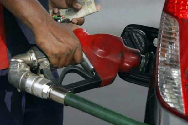 Preço da gasolina no DF sobe 4,82% em fevereiro, na maior alta do país