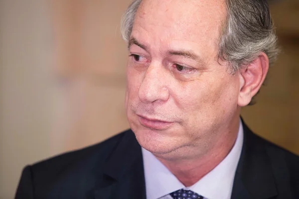 TSE nega direito de resposta a Ciro contra revista Veja