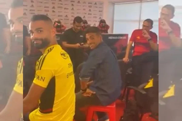 Diego Ribas causa constrangimento a repórter no CT do Flamengo