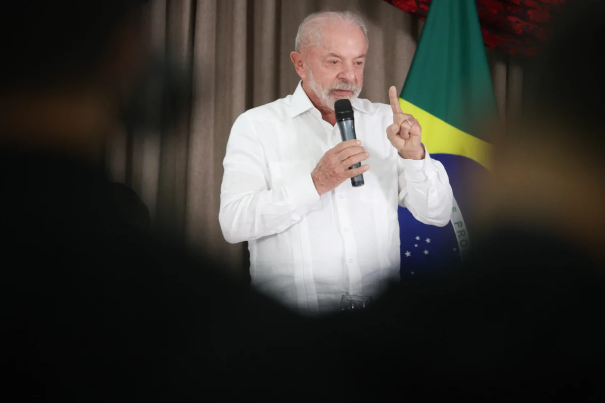 “Às vezes o povo não vota porque não compreendeu”, diz Lula após 1º turno