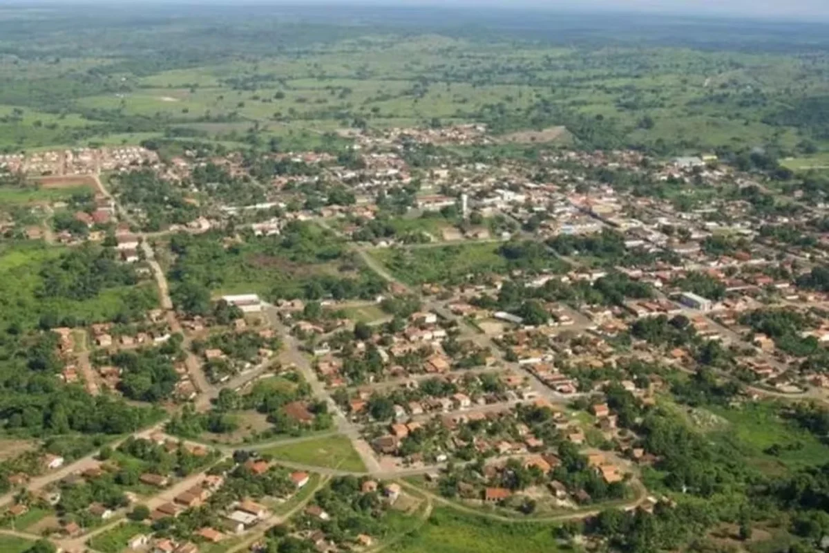 Mulher morre após cair de trator e ser atropelada pelo próprio veículo