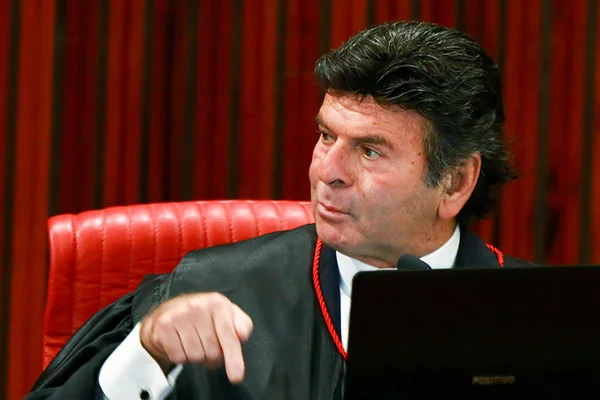 Pensei no que era melhor para o país, diz Fux sobre julgamento no TSE