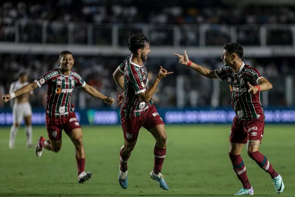 Fluminense faz 3 x 0 na Vila Belmiro e aumenta sofrimento do Santos