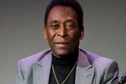 Imóveis de Pelé podem ir a leilão por dívida milionária com condomínio
Imóveis de Pelé podem ir a leilão por dívida milionária com condomínio