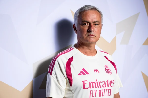 Foto colorida de José Mourinho - Metrópoles