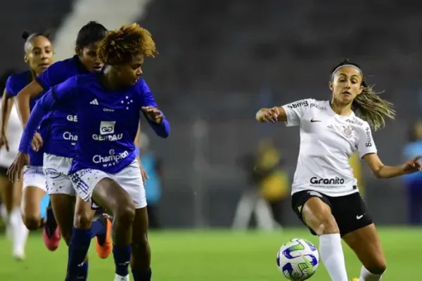 Duelo entre atletas de Corinthians e Cruzeiro