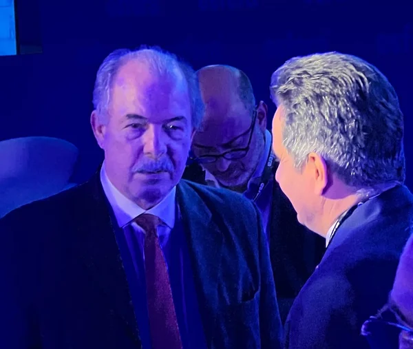 O presidente do BNDES, Aloizio Mercadante, e o senador Ciro Nogueira, em Paris