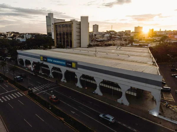 imagem colorida centro administrativo anapolis