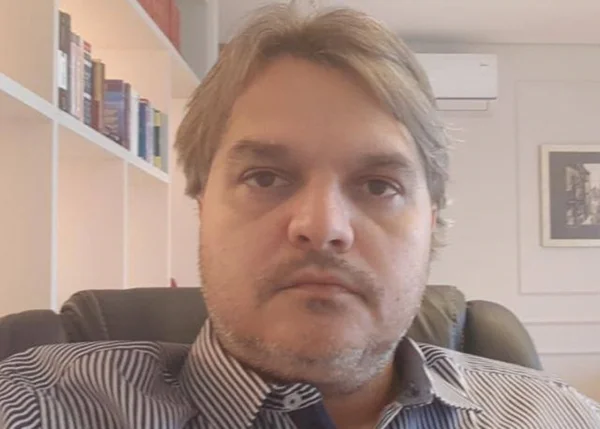 Sob suspeita de assédio sexual, ex-diretor do TJGO acusa promotor