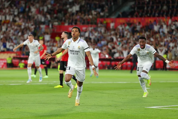 Rodrygo decide, Real Madrid bate Osasuna e conquista a Copa do Rei