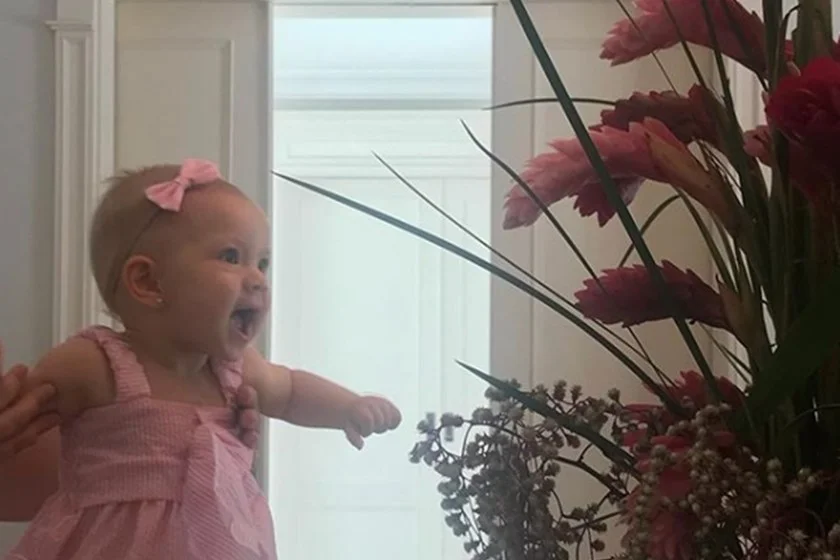 A artista publicou uma foto da filha, Manuela, e arrancou suspiro dos fãs A artista publicou uma foto da filha, Manuela, e arrancou suspiro dos fãs